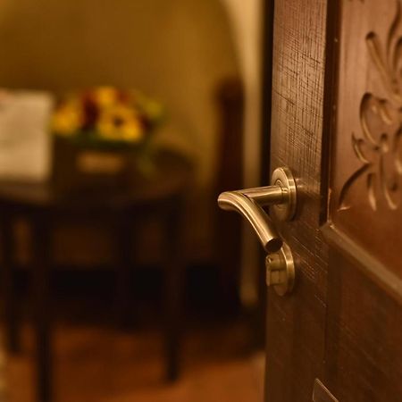 כלכותה Casa Broadway-A Boutique Hotel מראה חיצוני תמונה