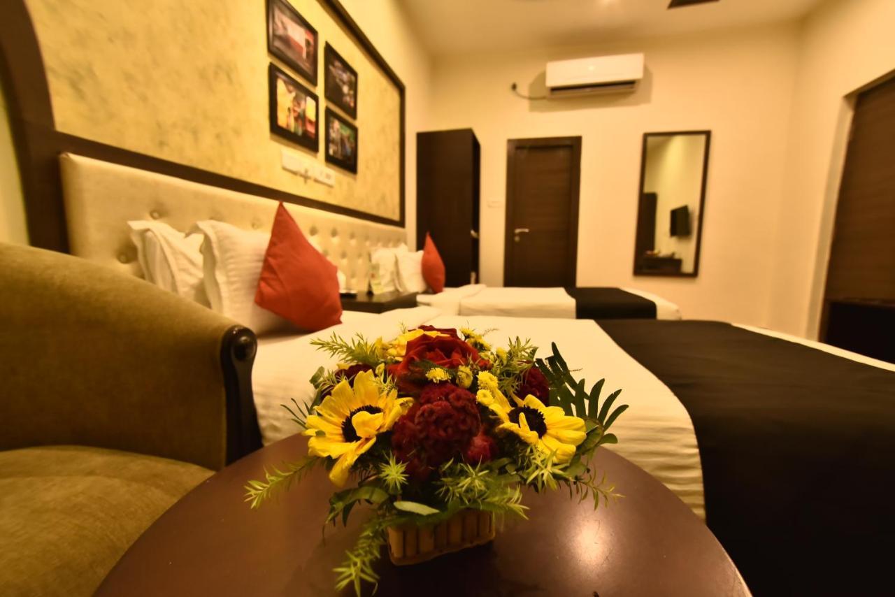 כלכותה Casa Broadway-A Boutique Hotel מראה חיצוני תמונה