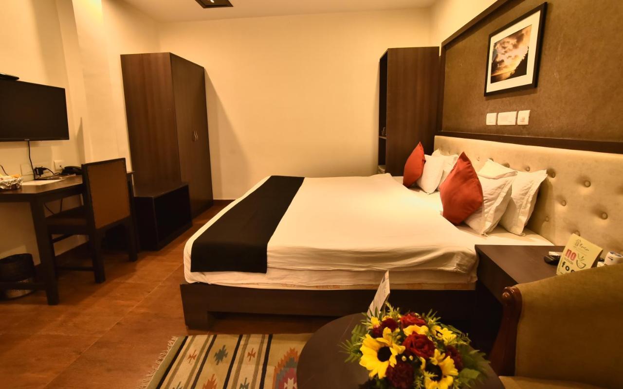 כלכותה Casa Broadway-A Boutique Hotel מראה חיצוני תמונה