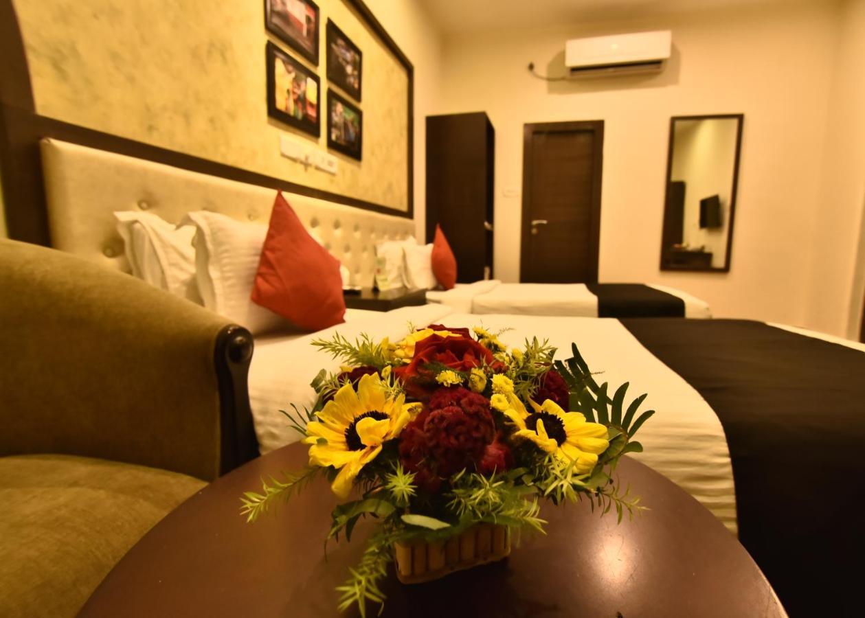 כלכותה Casa Broadway-A Boutique Hotel מראה חיצוני תמונה