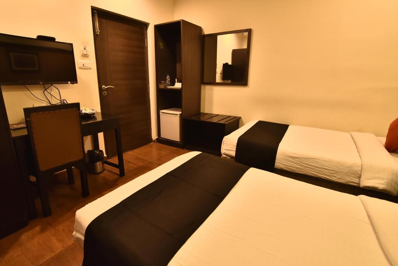 כלכותה Casa Broadway-A Boutique Hotel מראה חיצוני תמונה