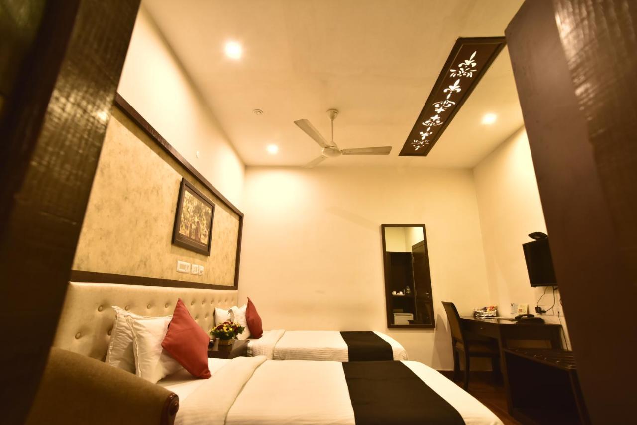 כלכותה Casa Broadway-A Boutique Hotel מראה חיצוני תמונה