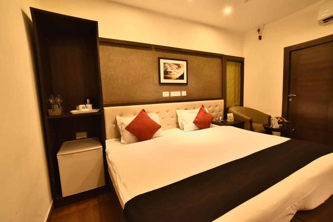 כלכותה Casa Broadway-A Boutique Hotel מראה חיצוני תמונה
