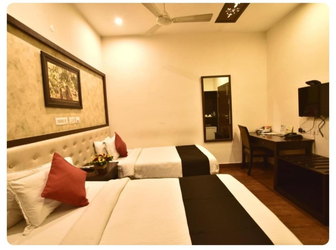 כלכותה Casa Broadway-A Boutique Hotel מראה חיצוני תמונה